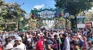 原来柬埔寨也有泼水节