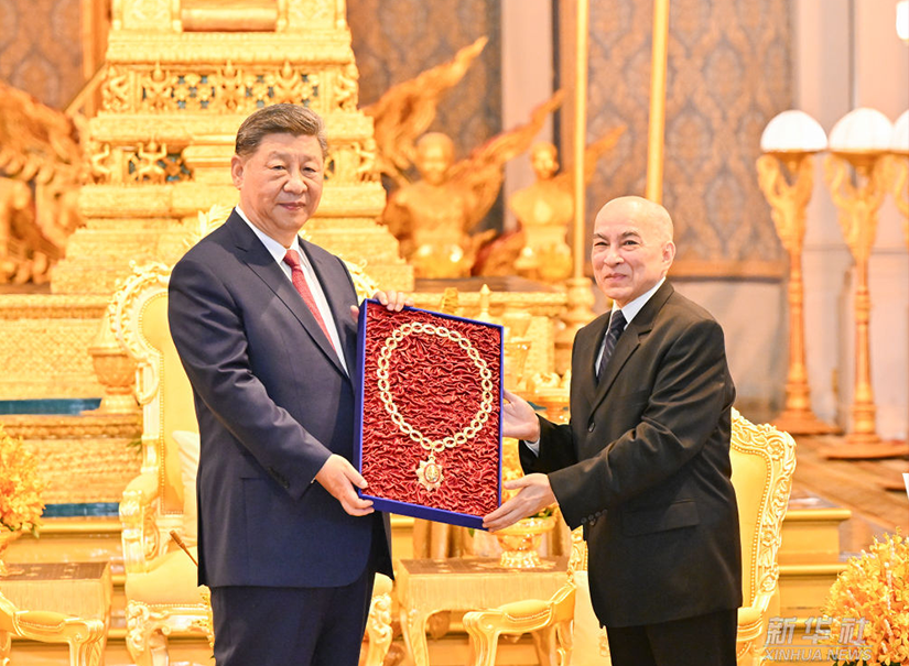 习近平会见柬埔寨国王西哈莫尼