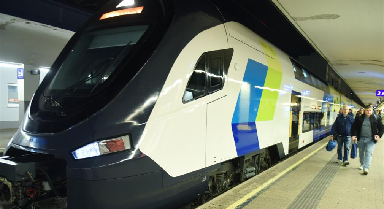 中国国产列车首次亮相奥地利铁路