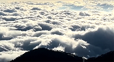 壮观！大理苍山云海汹涌澎湃