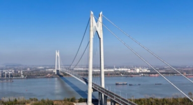 南京新生圩长江大桥通车