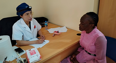 中国援赤道几内亚医疗队开展义诊