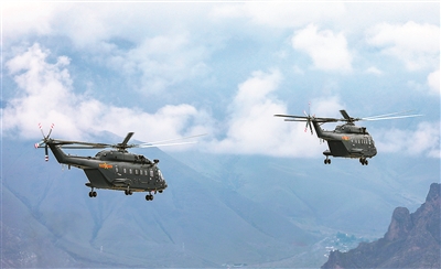 西藏军区某旅组织飞行训练