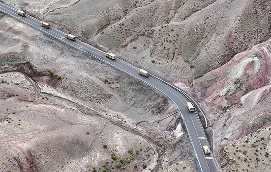 陆军某团开展机动训练