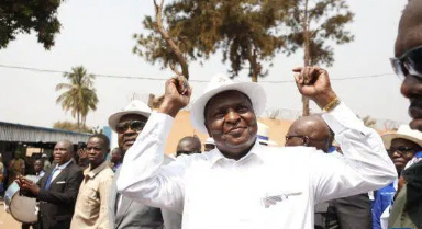 中非共和国总统图瓦德拉赢得连任