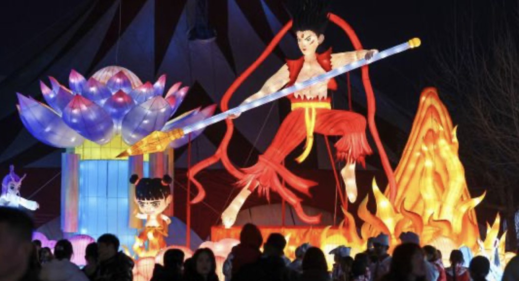 石家庄：赏花灯迎新春