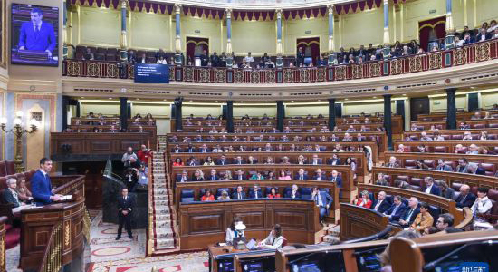 西班牙首相重申坚持反战立场