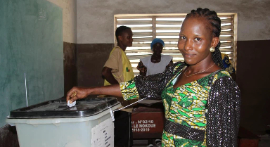 贝宁举行总统选举